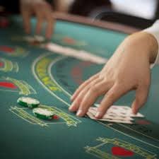 Antarmuka aplikasi mobile bandarjaya togel dengan menu kasino langsung dan sportsbook